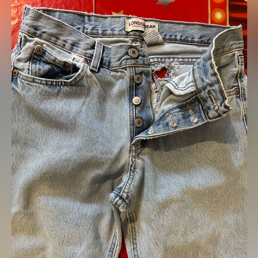 Vintage Women’s London Jean, size 6, ripped
